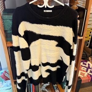 Zara Black and White Mens Sweater
